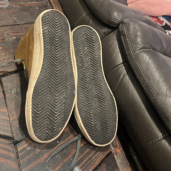 Golden Goose Gold shoes - Picture 7 of 9